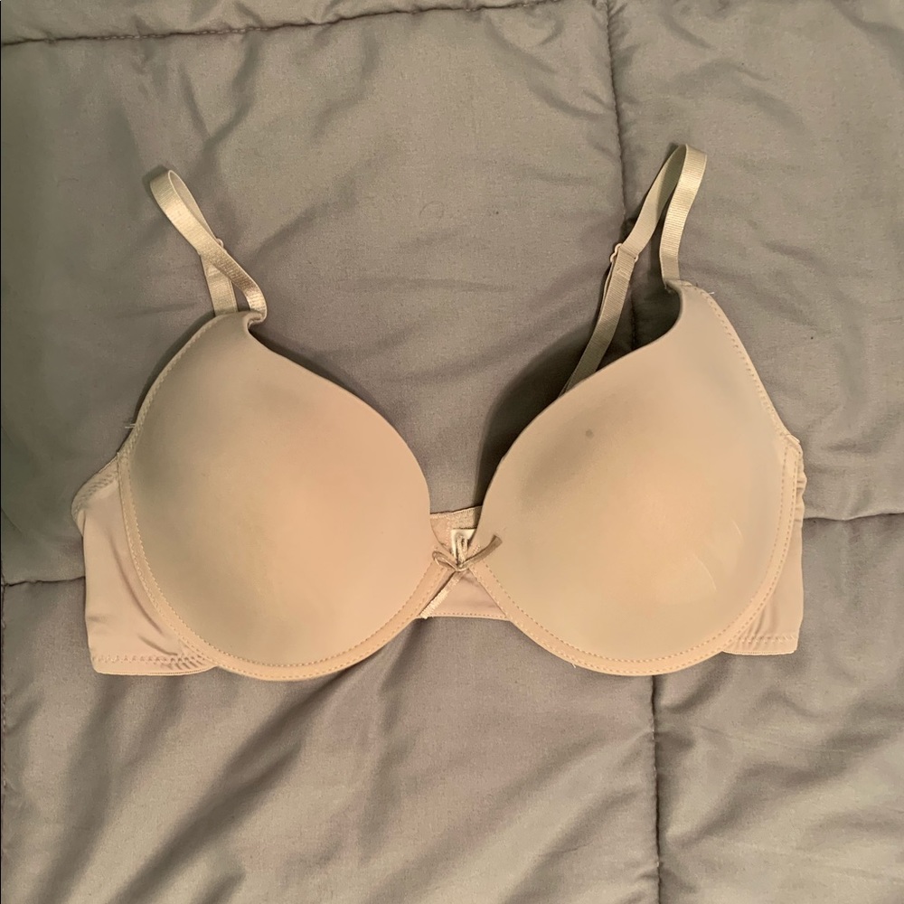 Kathy Ireland Intimates Bra (36D). Only worn once!